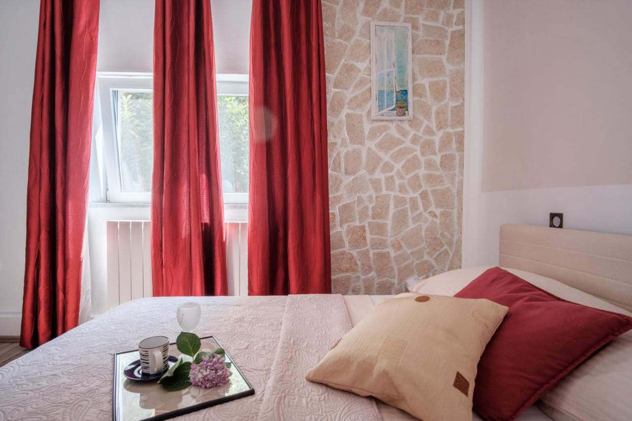Apartmani Es Фажана Екстер'єр фото